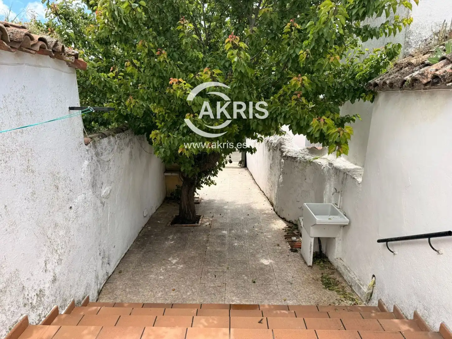 Exterior view of Houses for sale in San Pablo de los Montes