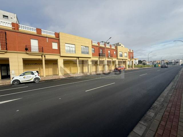 Local comercial en Alquiler en Calle Virgen De Los Dolores en La Hacienda - Nueva Andalucía
