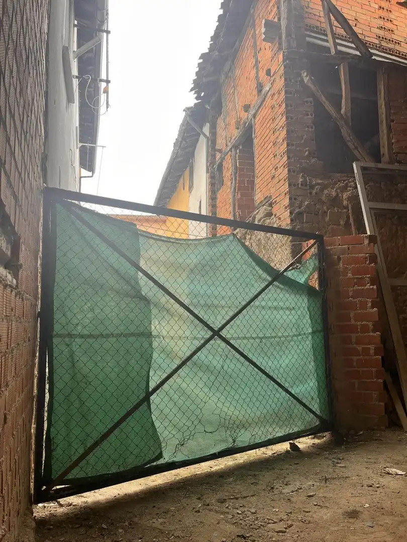 Exterior view of Commercial properties for sale in Jarandilla de la Vera