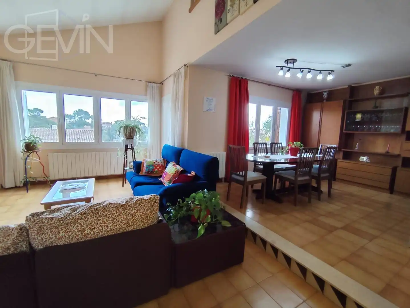 Sala d'estar de Casa o xalet en venda en Caldes de Montbui amb Aire condicionat, Calefacció i Jardí privat