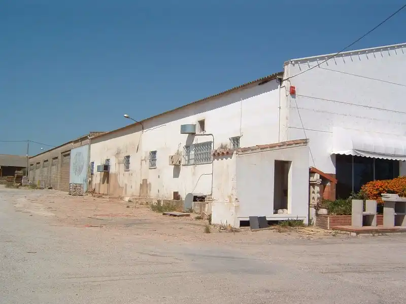 Vista exterior de Nau industrial en venda en L'Aldea