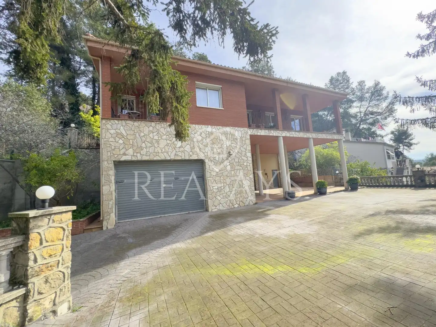 Vista exterior de Casa o chalet en venta en Vallirana con Aire acondicionado, Calefacción y Jardín privado