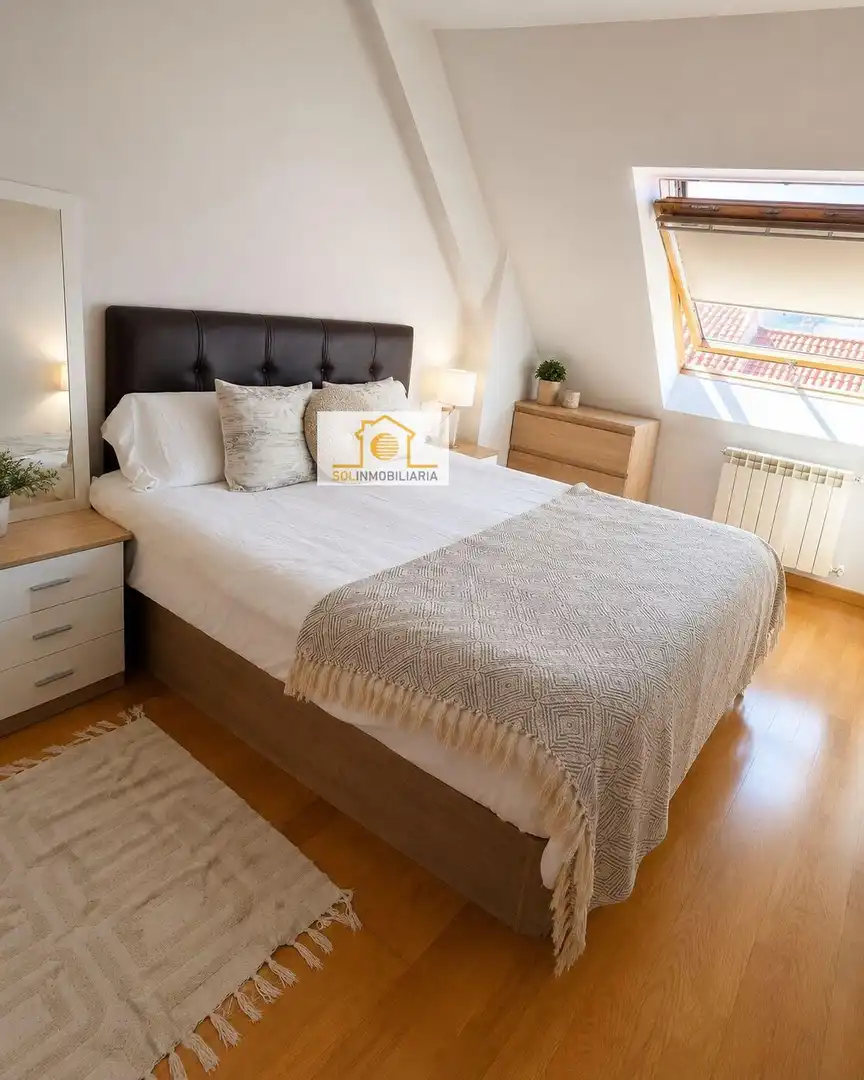 Schlafzimmer von Dachboden zum Verkauf in León Capital  mit Heizung, Parkett und Möbliert