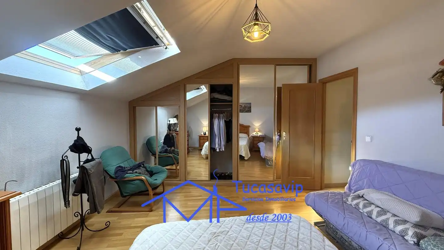 Schlafzimmer von Wohnung zum Verkauf in El Tiemblo  mit Balkon