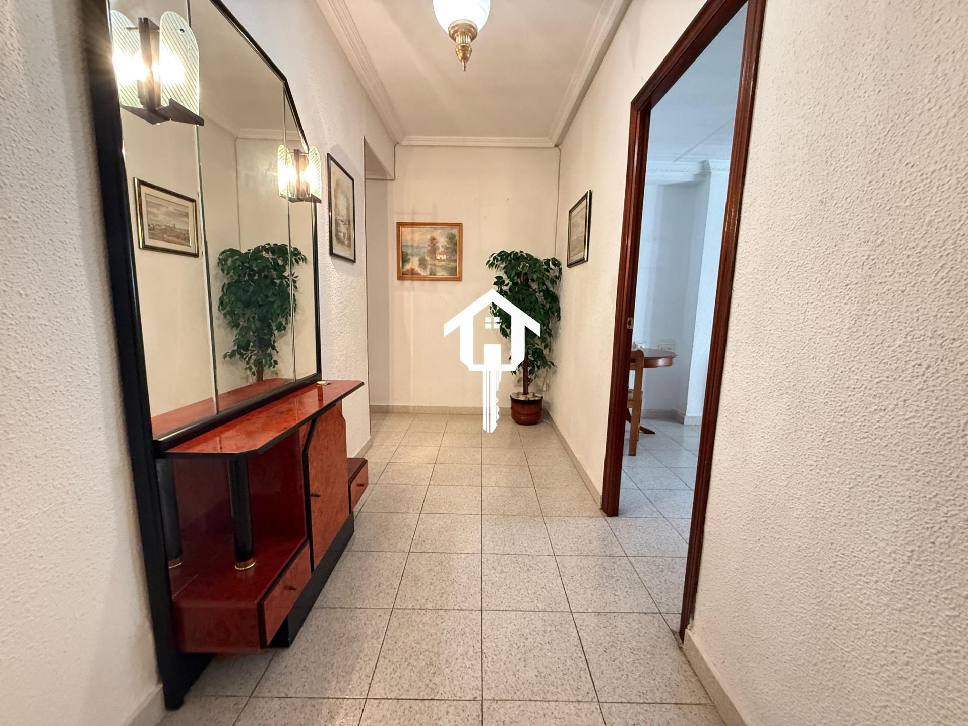 Piso en venta en Alicante / Alacant con Balcón