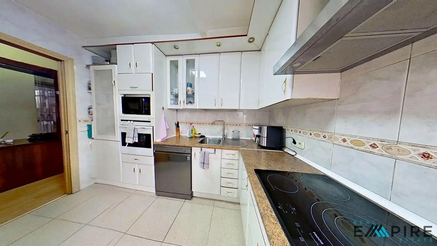 Cocina de Piso en venta en Parla con Aire acondicionado, Calefacción y Terraza