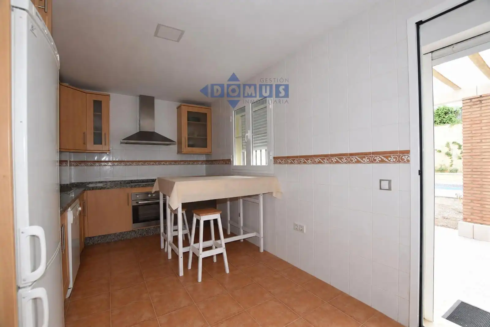 Cuina de Casa adosada en venda en Ronda amb Aire condicionat, Calefacció i Terrassa