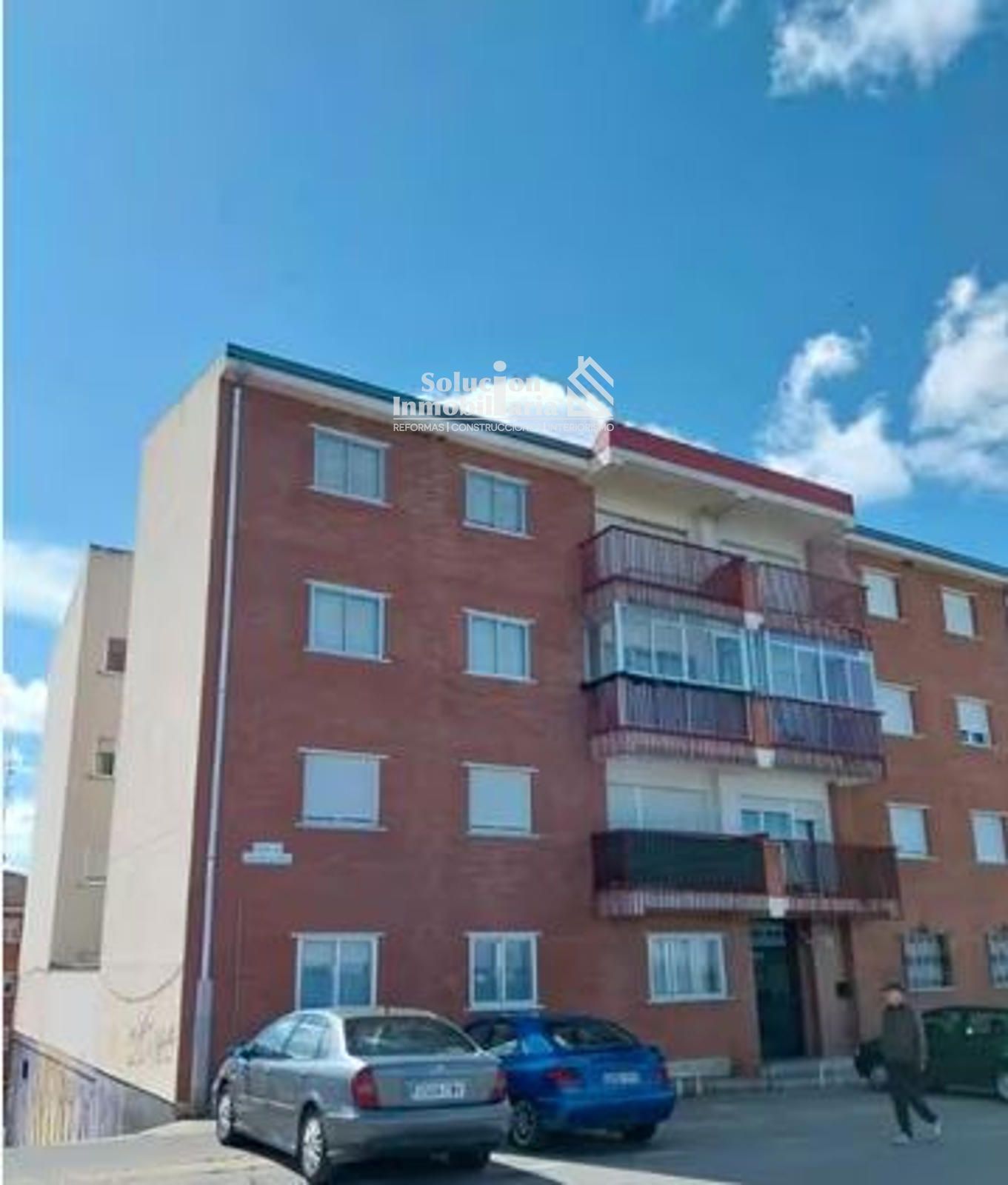 Vista exterior de Pis en venda en Terradillos amb Calefacció, Terrassa i Moblat