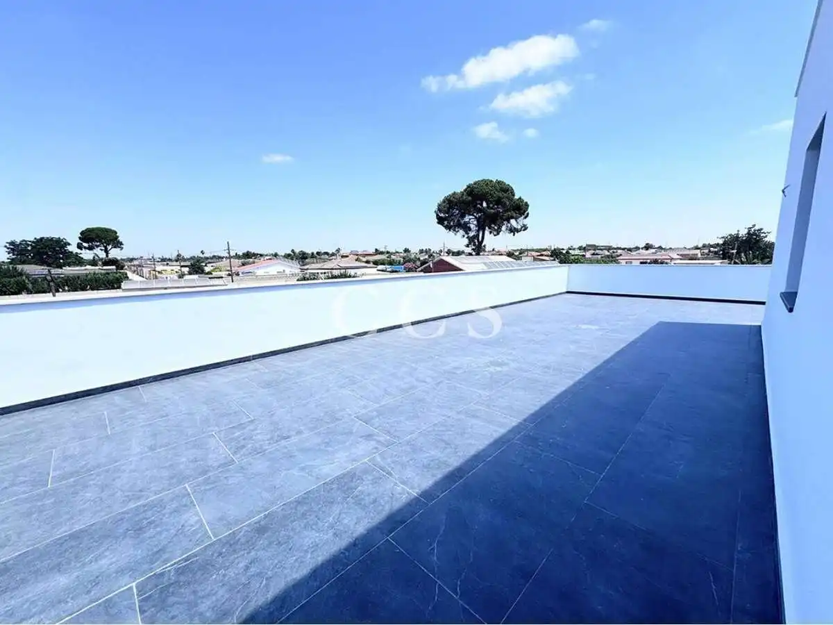 Terrassa de Casa o xalet en venda en Dos Hermanas amb Terrassa i Piscina