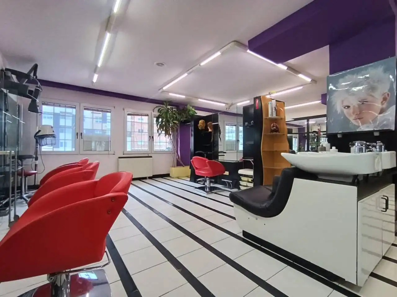 Local comercial en venta en Avenida Derechos Humanos, imagen 2