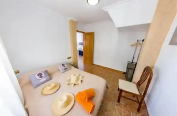 Dormitori de Casa o xalet en venda en Valencia amb Terrassa, Forn i Balcó