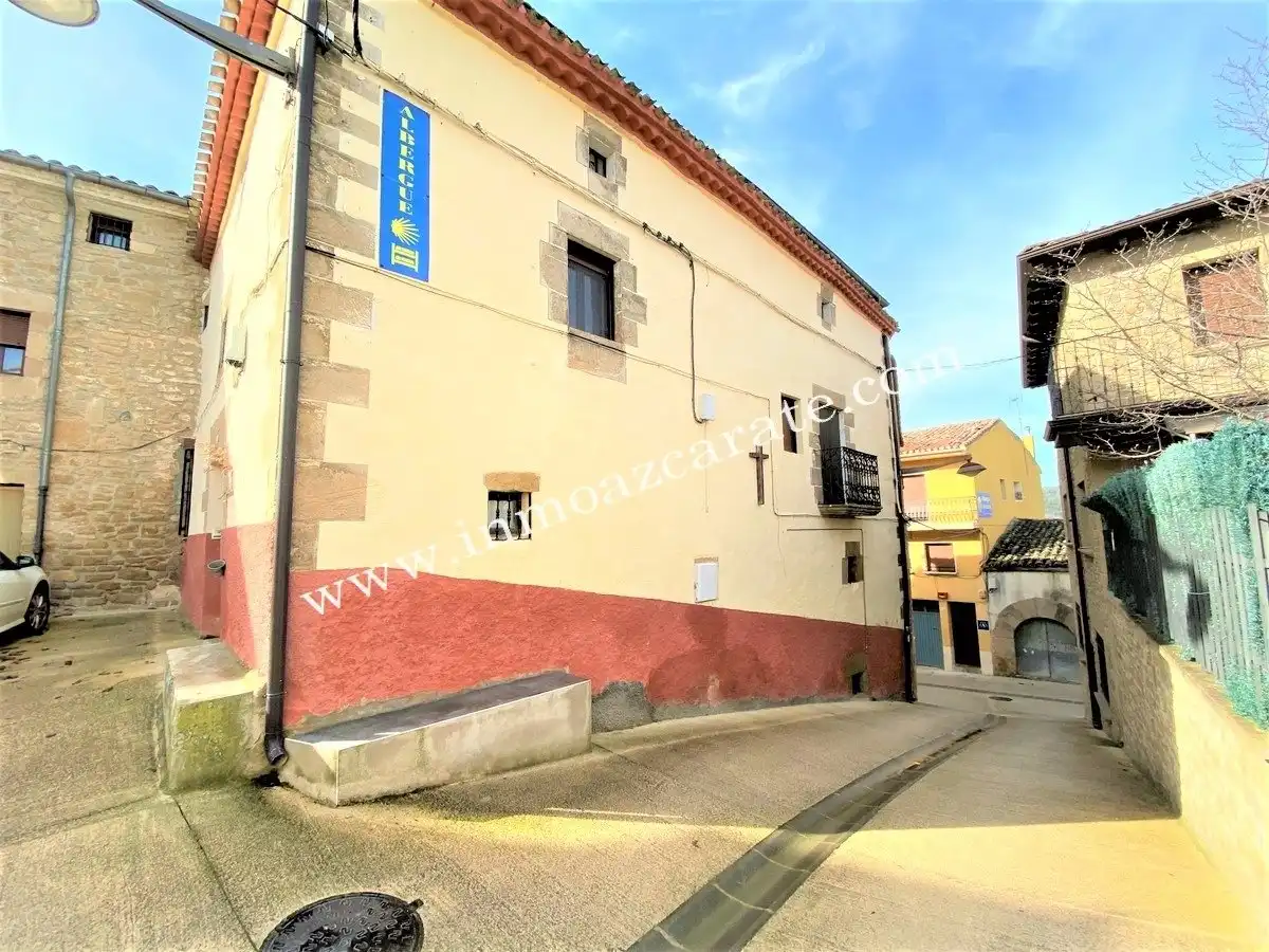 Vista exterior de Edificio en venta en Valle de Yerri / Deierri