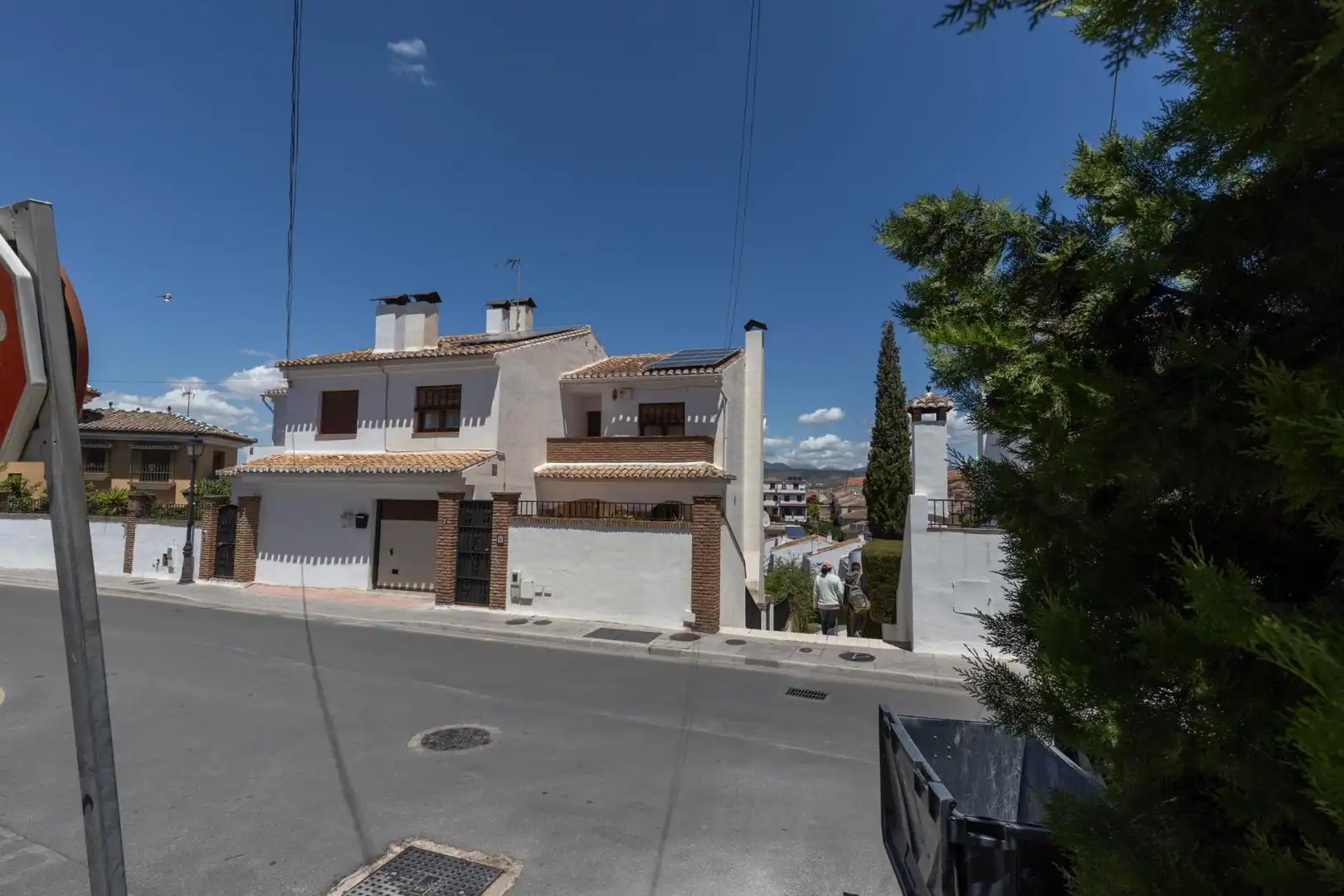 Vista exterior de Casa o xalet en venda en La Zubia amb Aire condicionat, Calefacció i Piscina comunitària