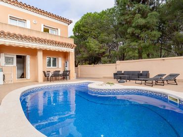 Casa aparellada amb balcó en venda a Miami Platja
