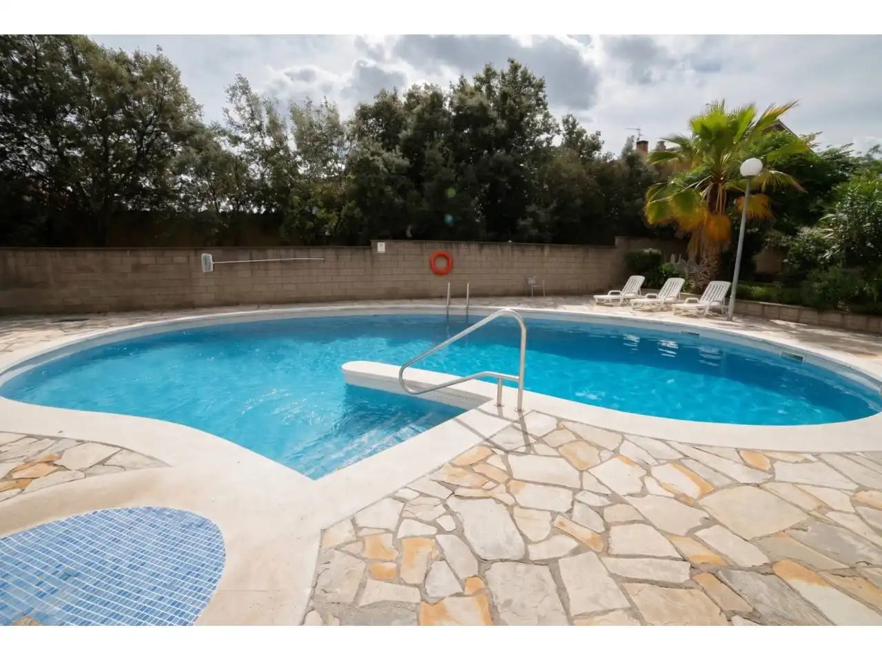 Piscina de Piso en venta en Castellar del Vallès con Aire acondicionado, Calefacción y Terraza