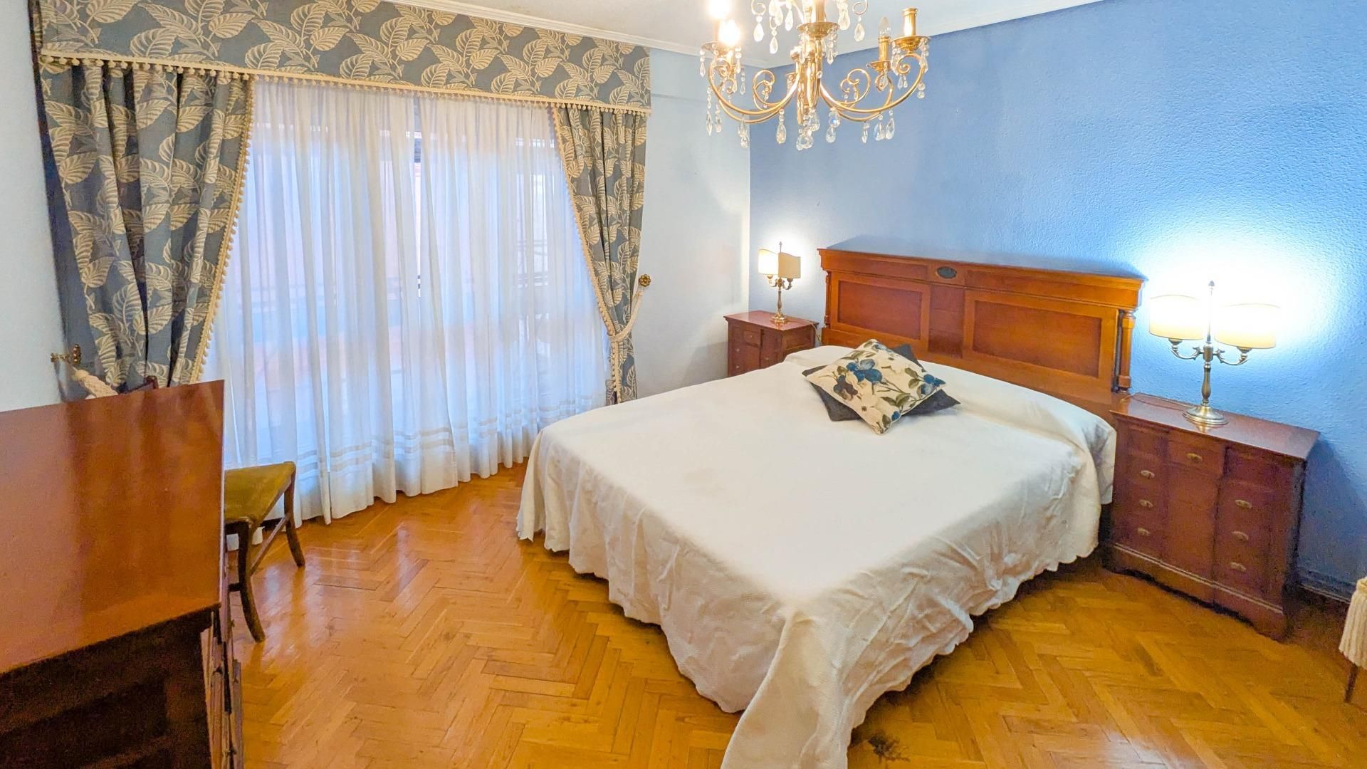 Bedroom of Flat for sale in Santander  with Heating, Parquet flooring and Furnished