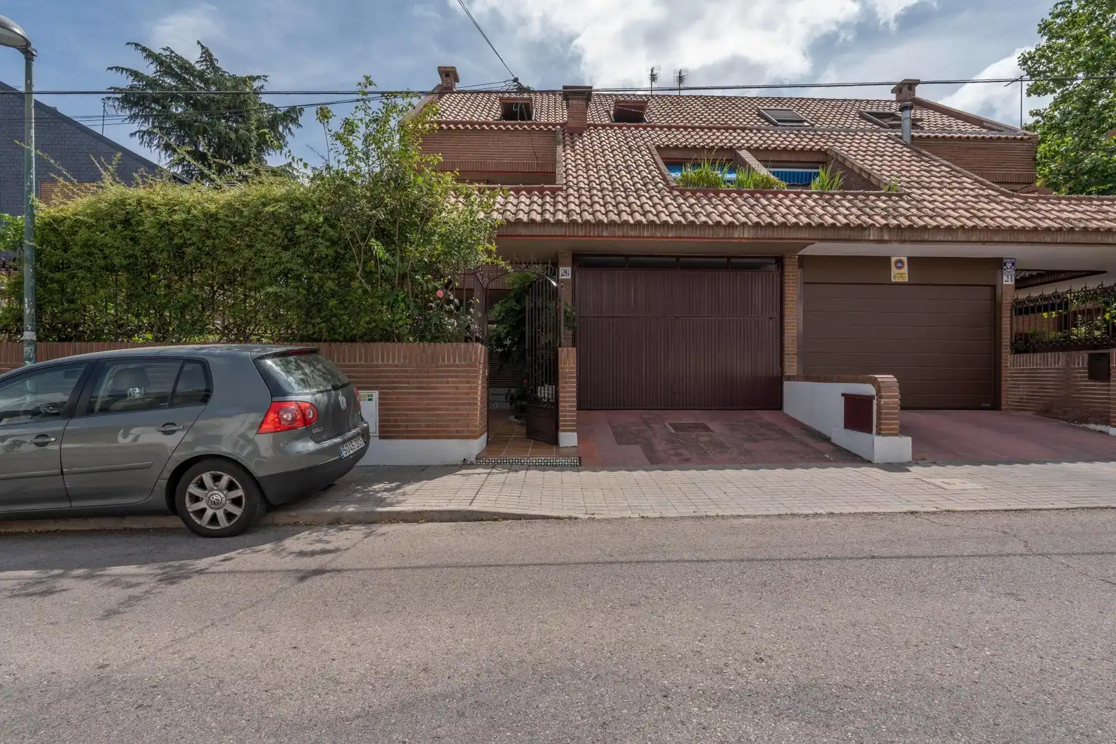 Casa aparellada amb piscina en venda a Avenida Europa, imagen 4