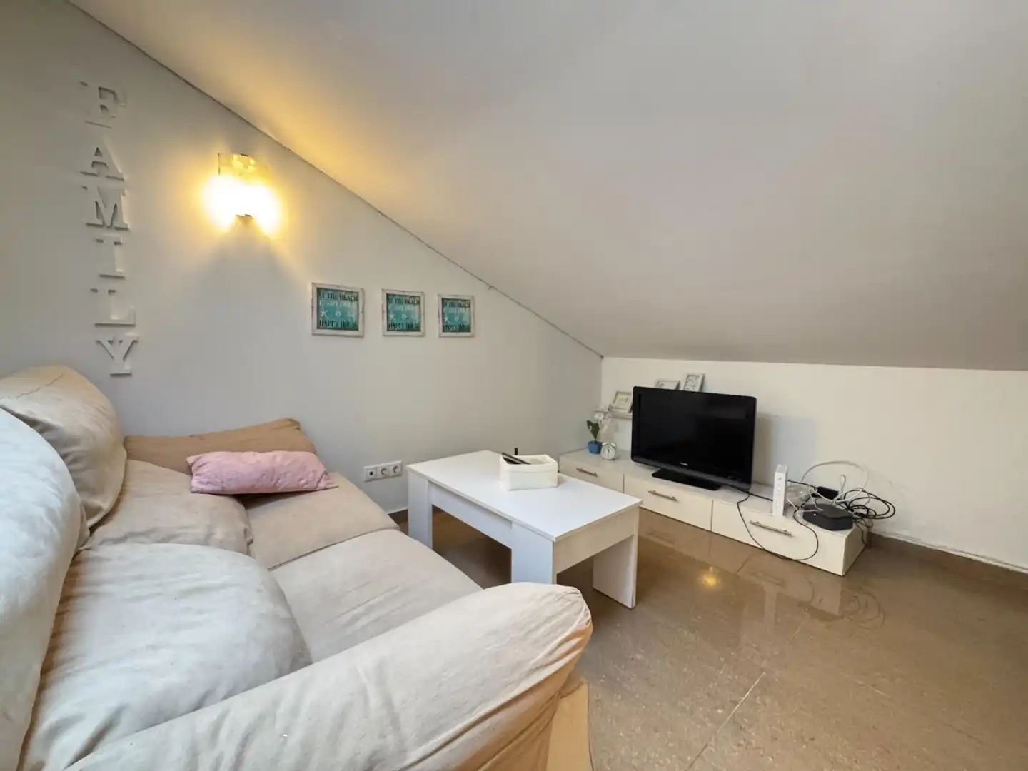 Sala d'estar de Planta baixa en venda en Alicante / Alacant amb Aire condicionat, Jardí privat i Terrassa