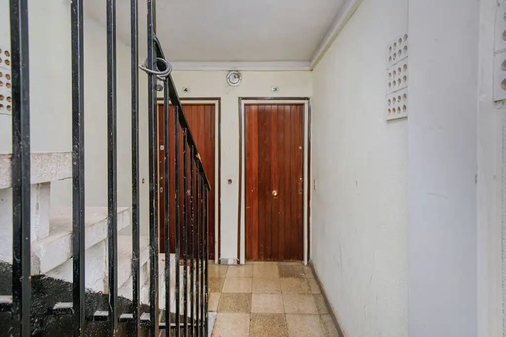 Flat for sale in Salt