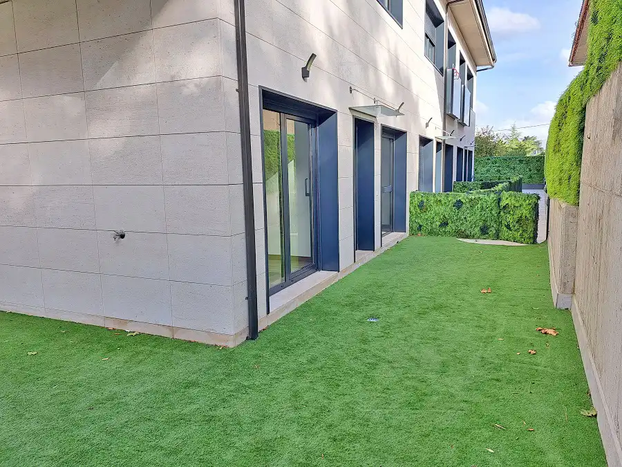 Terrace of Ground floor for rent in Torrelodones  with Air Conditioner, Heating and Private garden