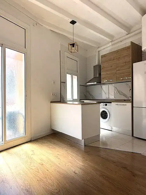 Cuina de Pis en venda en Sant Boi de Llobregat amb Aire condicionat, Calefacció i Parquet