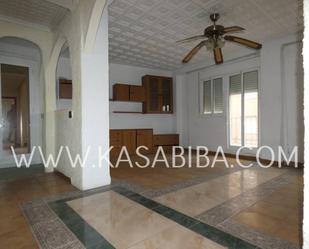 Flat for sale in  Valencia Capital  with Air Conditioner and Balcony