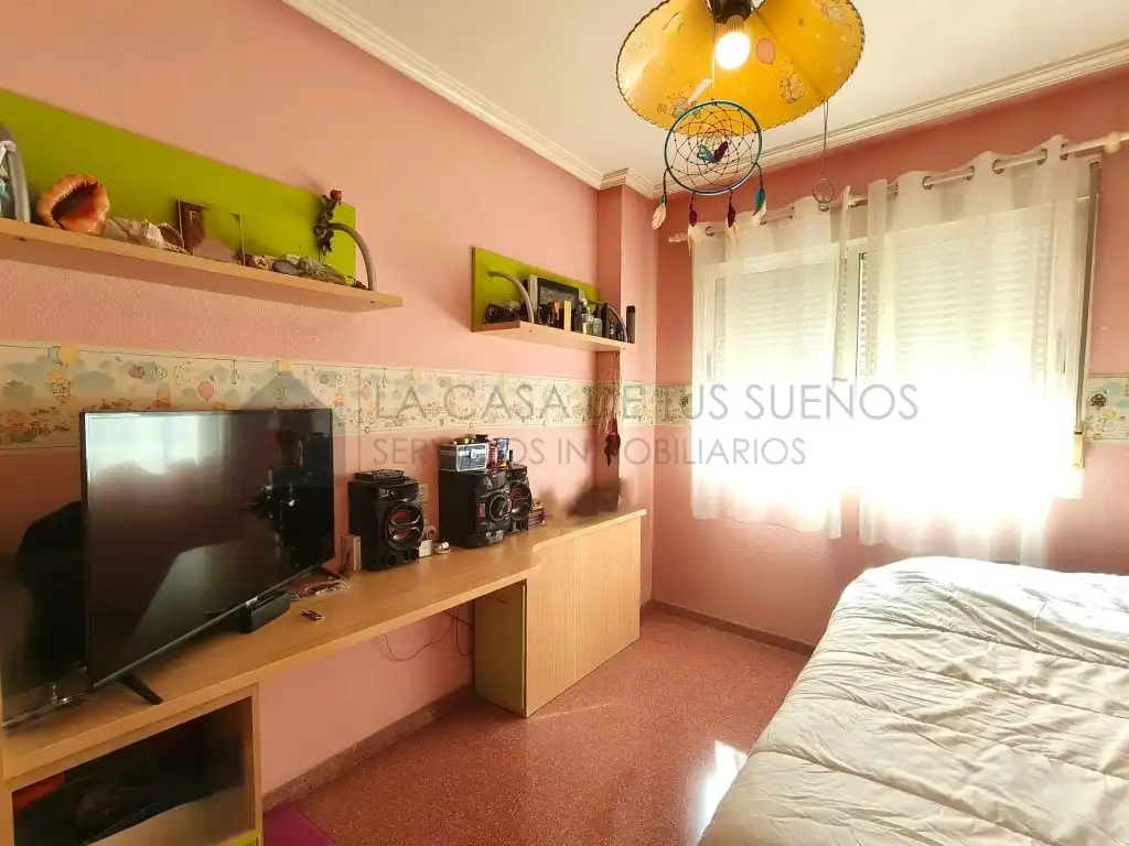 Dormitori de Casa adosada en venda en San Crispín - Huerta Nueva-Estación  