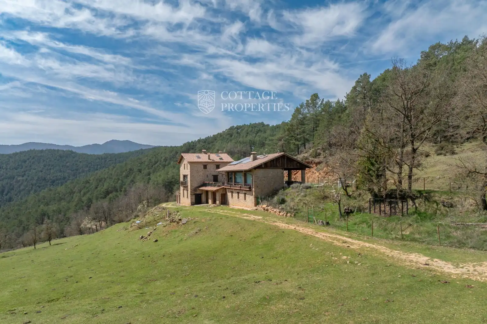 Außenansicht von Country house zum Verkauf in Ripoll