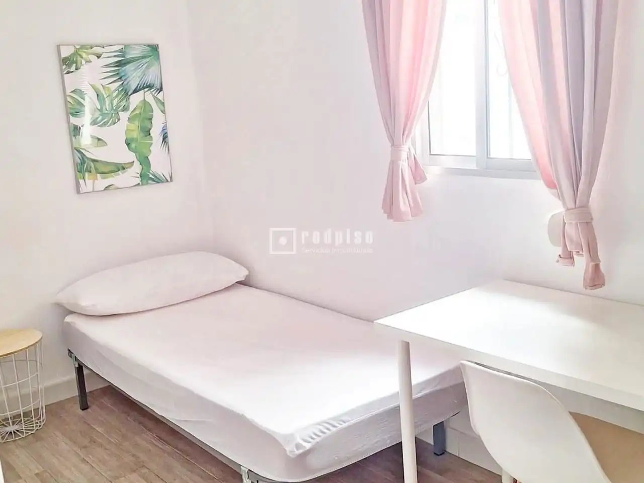 Habitación de Piso de alquiler en Sevilla con Aire acondicionado, Terraza y Amueblado