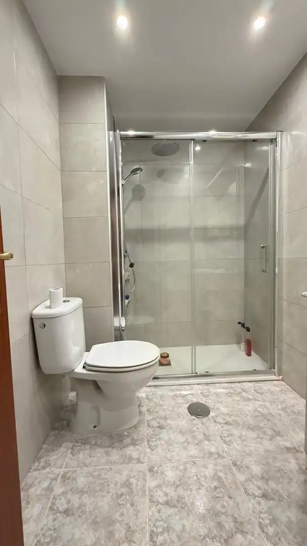 Baño de Piso en venta en Marbella con Aire acondicionado