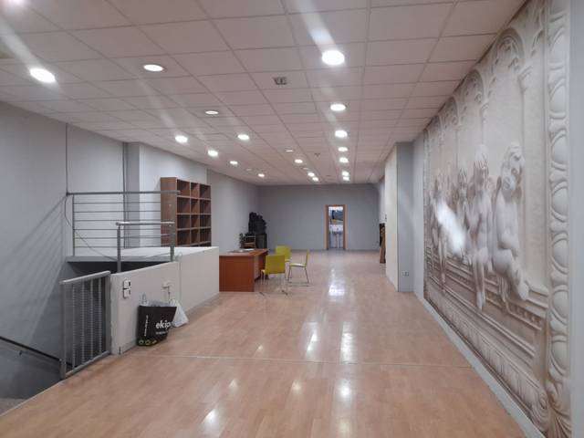 Local comercial en Alquiler en Carrer de Pere Pelegrí en Pubilla Cases
