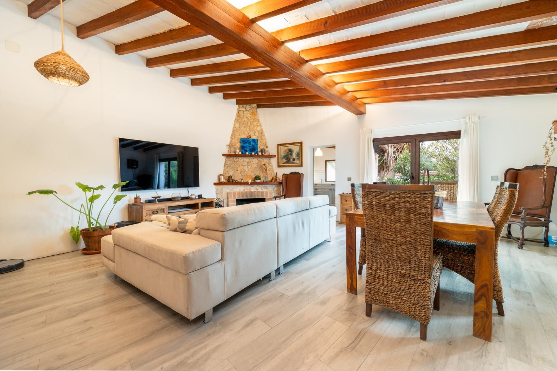 Wohnzimmer von Country house zum verkauf in Alaró mit Klimaanlage, Privatgarten und Abstellraum