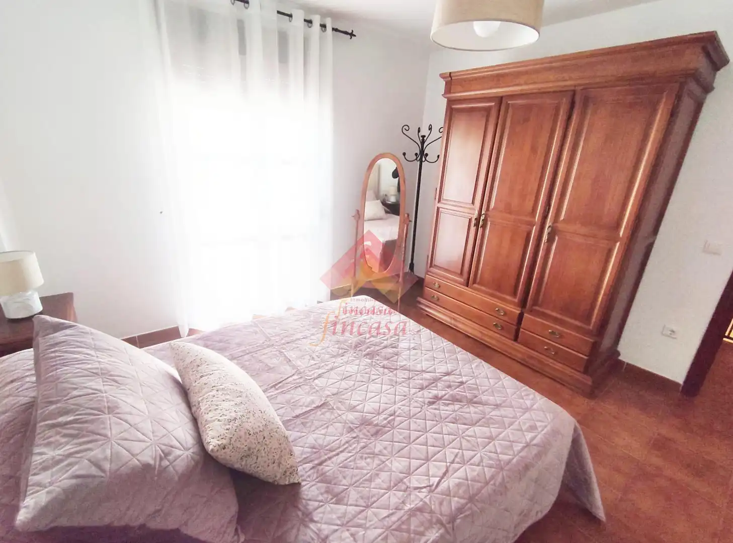 Dormitori de Casa o xalet de lloguer en Ronda amb Calefacció, Moblat i Balcó