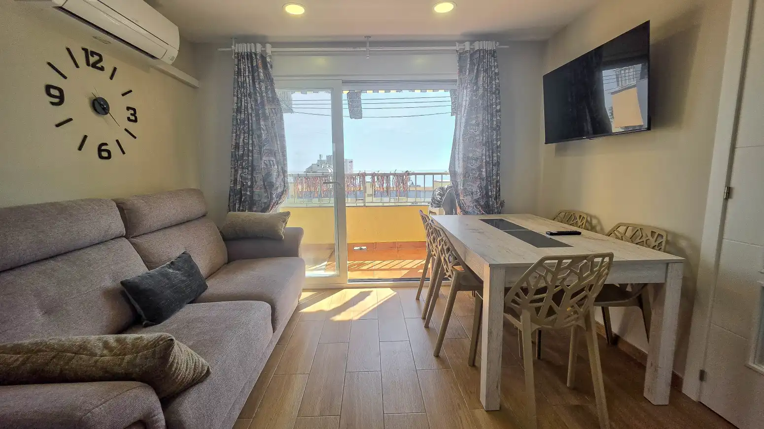Sala d'estar de Pis en venda en Gandia amb Aire condicionat, Calefacció i Jardí privat