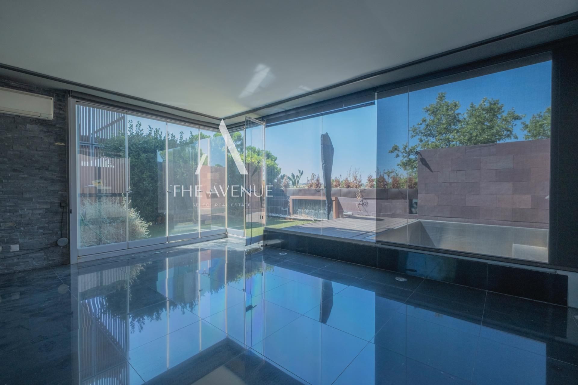 Planta baixa en venda en La Moraleja amb Aire condicionat, Calefacció i Jardí privat