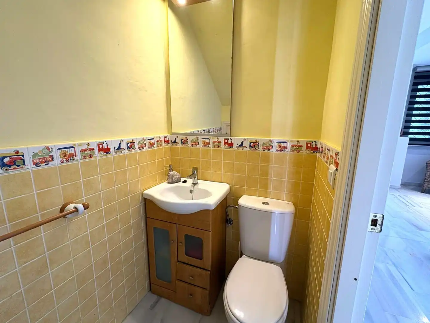 Baño de Casa adosada en venta en El Portil con Calefacción, Terraza y Amueblado