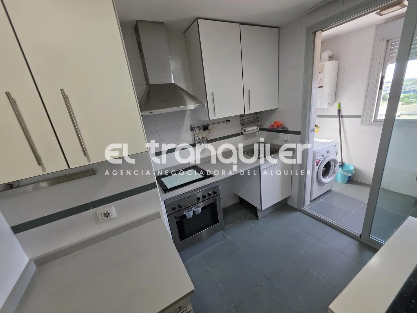 Kitchen of Flat for rent in Madrid  with Air Conditioner, Parquet flooring and Storage room