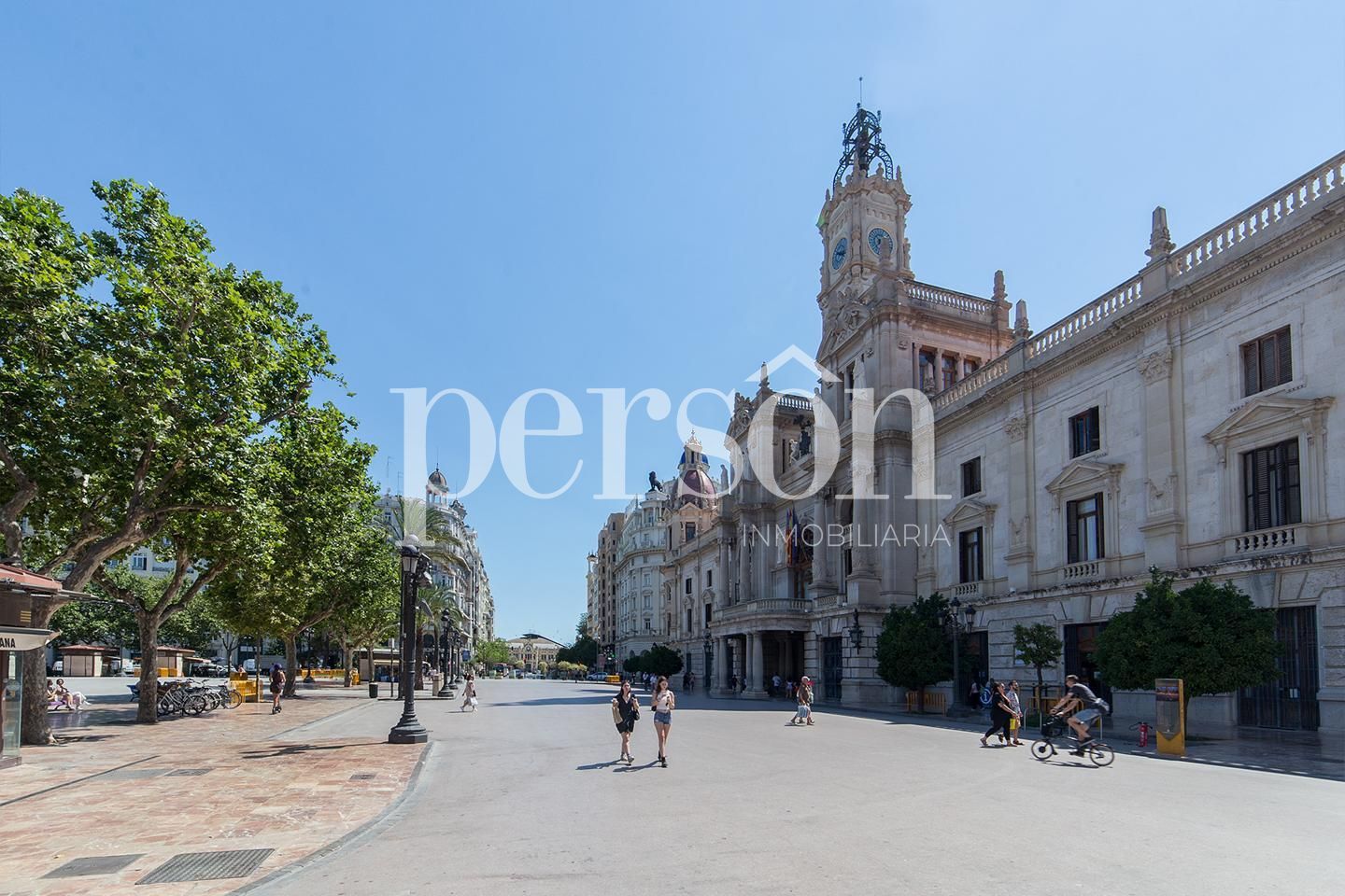 Vista exterior de Pis en venda en  Valencia Capital amb Terrassa i Balcó