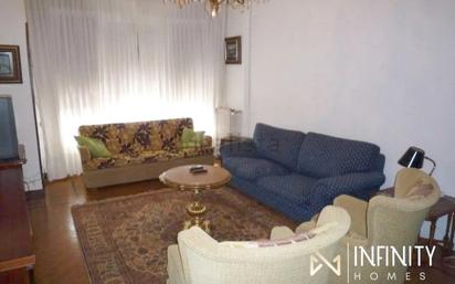 Wohnzimmer von Wohnung miete in Bilbao  mit Heizung
