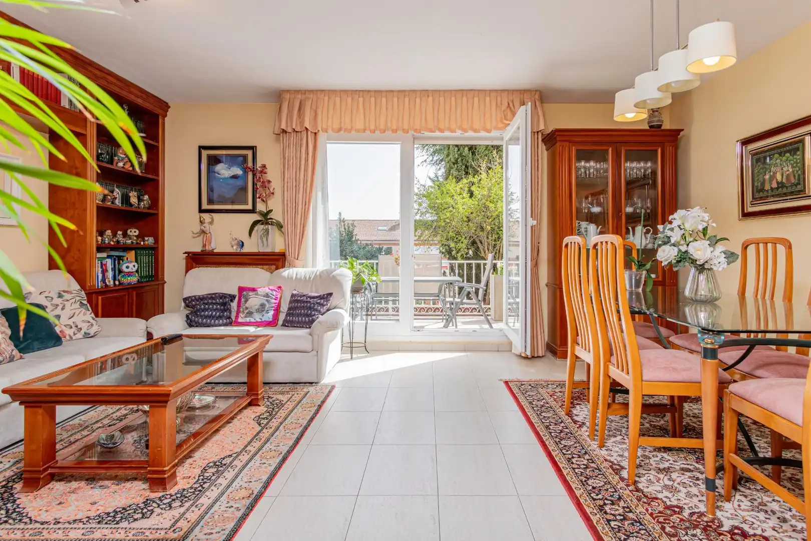 Sala de estar de Casa adosada en venta en Tres Cantos con Calefacción, Jardín privado y Terraza