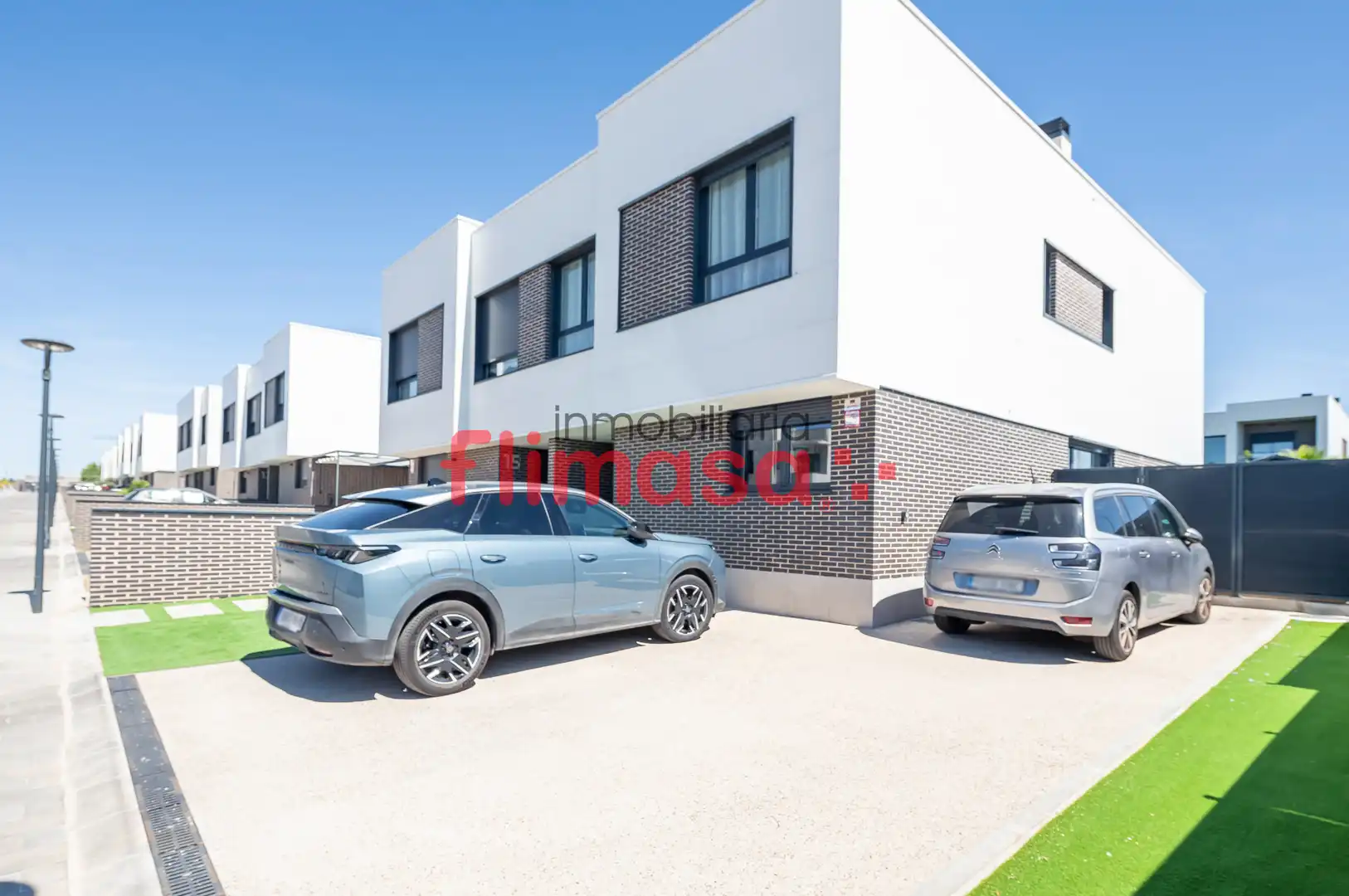 Vista exterior de Casa adosada en venta en Villaviciosa de Odón con Aire acondicionado, Calefacción y Jardín privado