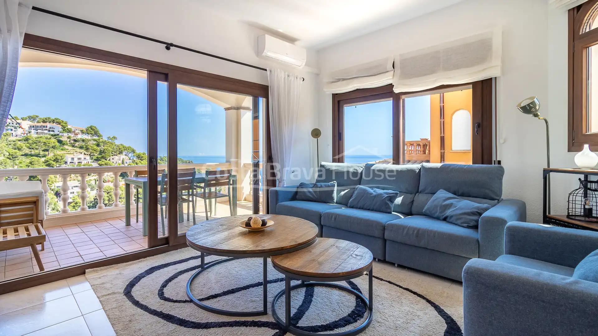 Sala d'estar de Casa adosada en venda en Begur amb Aire condicionat, Calefacció i Jardí privat