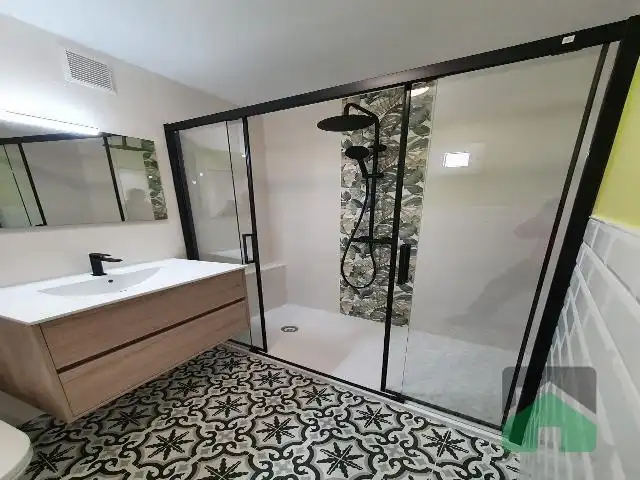Bathroom of Flat for rent in Gijón   with Heating, Furnished and Oven