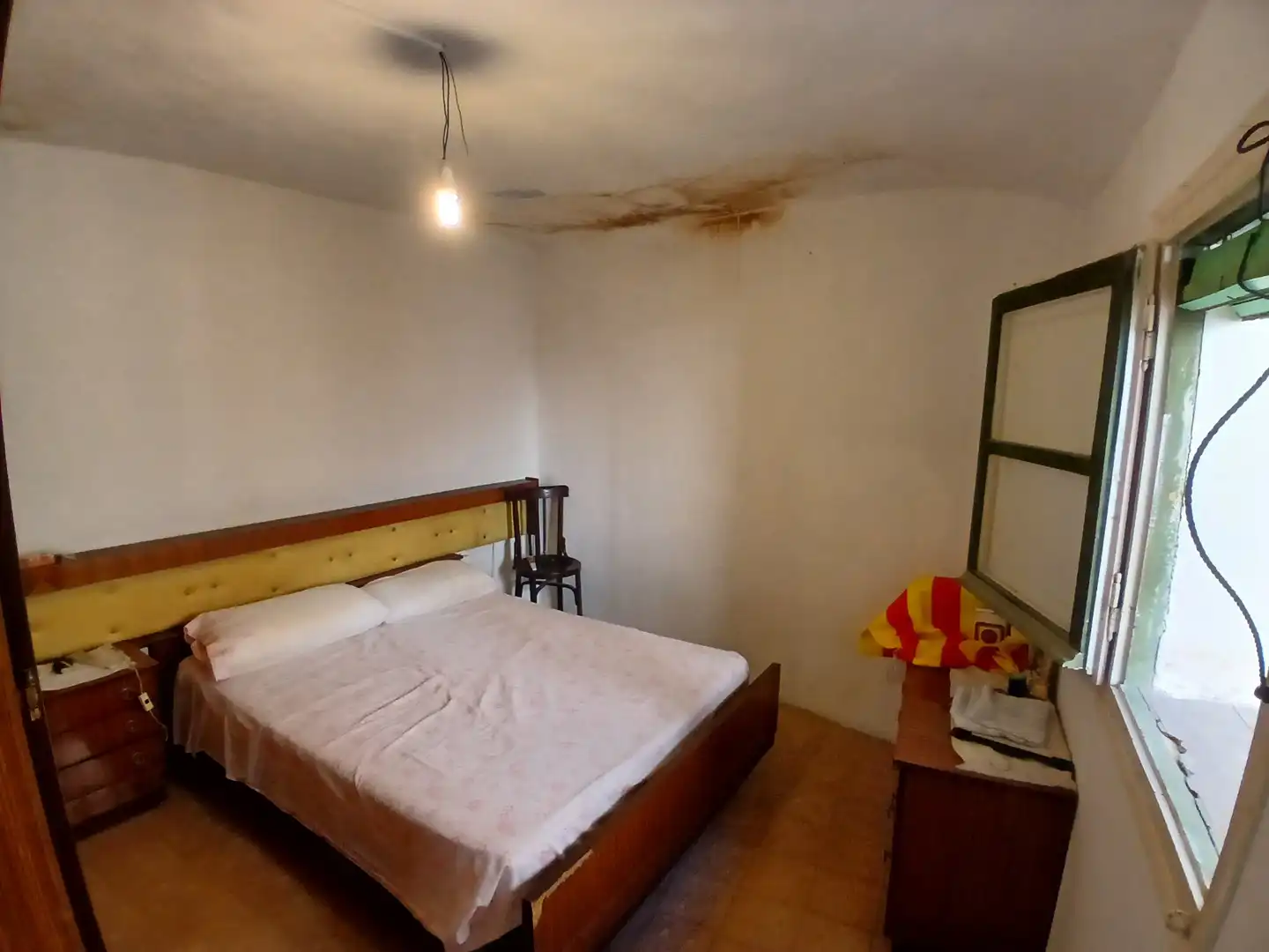 Habitación de Casa adosada en venta en Monroyo con Amueblado, Horno y Balcón