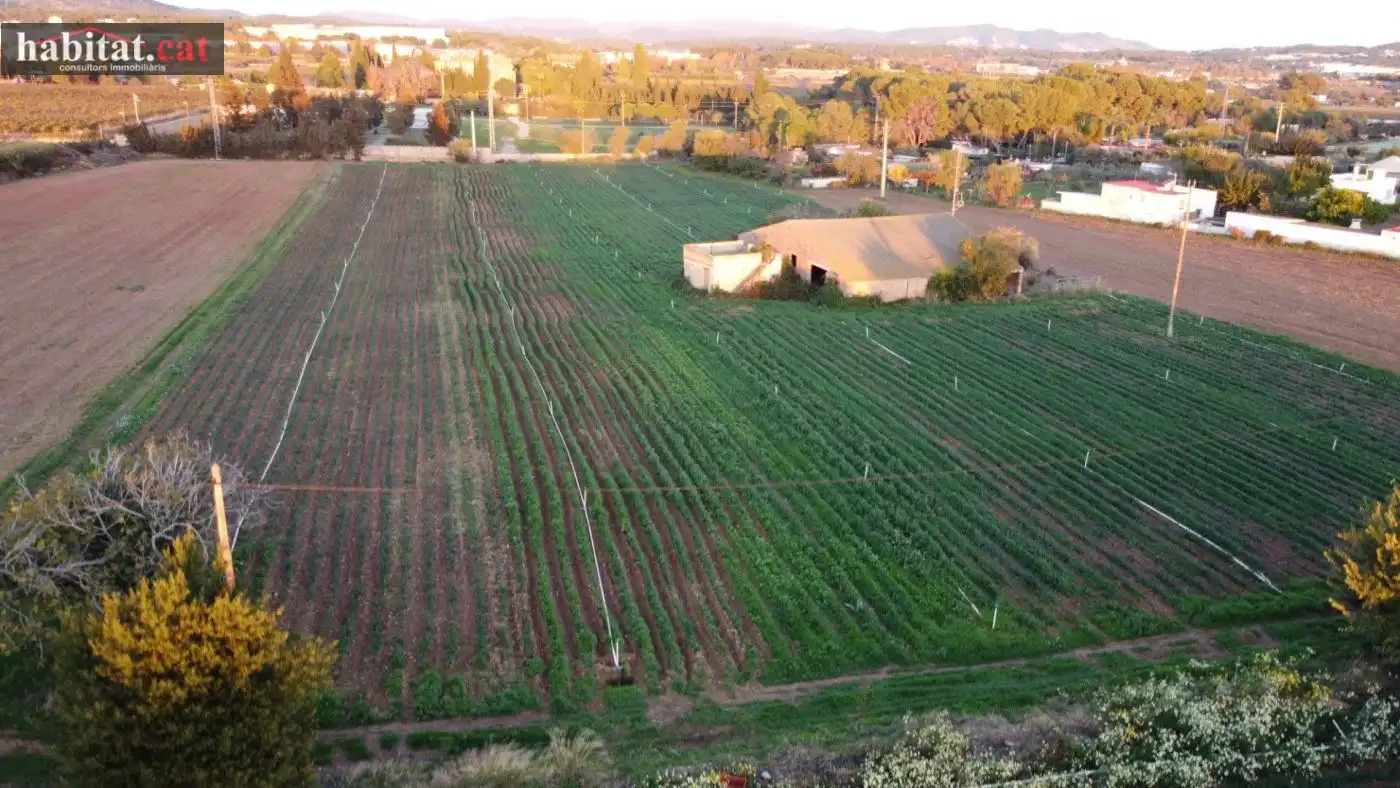 Finca rústica en venta en Vilanova i la Geltrú con Jardín privado y Terraza
