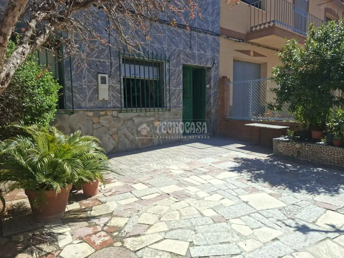 Vista exterior de Casa adosada en venda en Valle del Zalabí amb Calefacció i Terrassa
