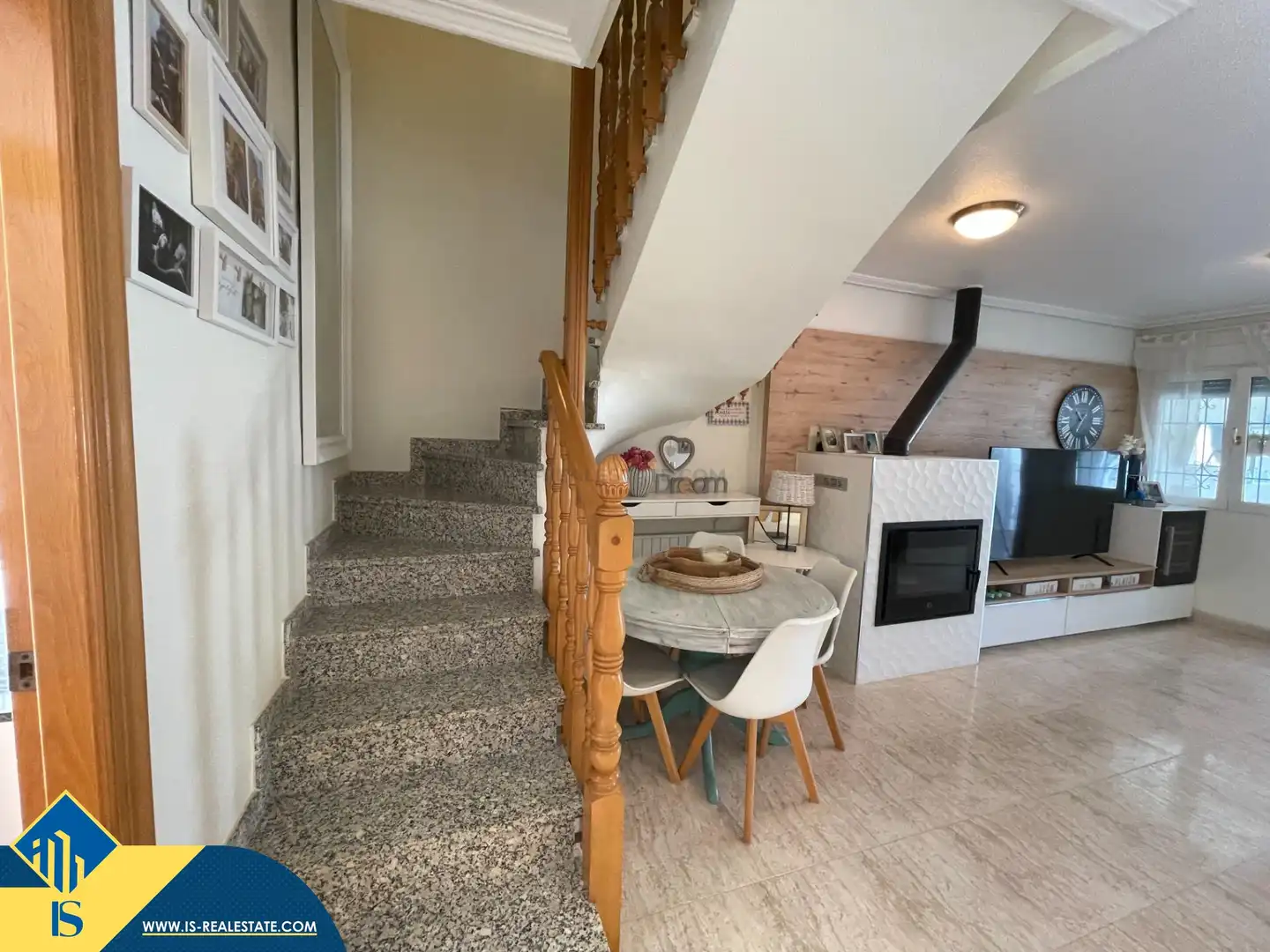 Maisonette zum Verkauf in Pilar de la Horadada mit Terrasse, Schwimmbad und Möbliert