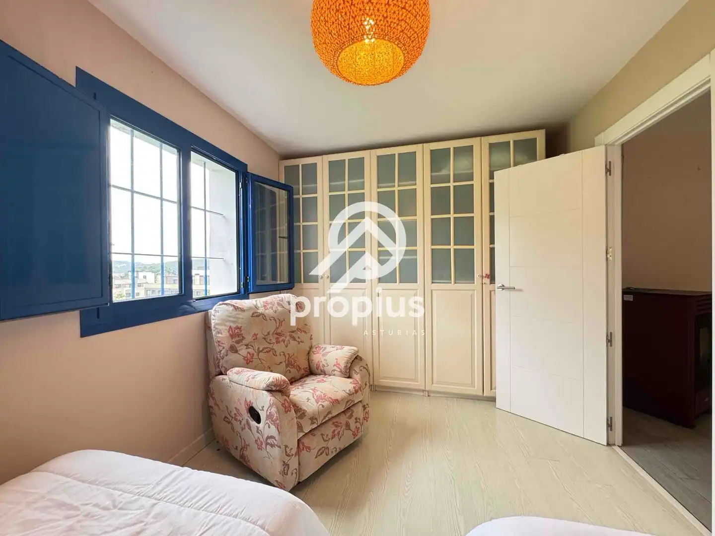 Habitación de Casa o chalet en venta en Ribadesella con Calefacción, Jardín privado y Terraza