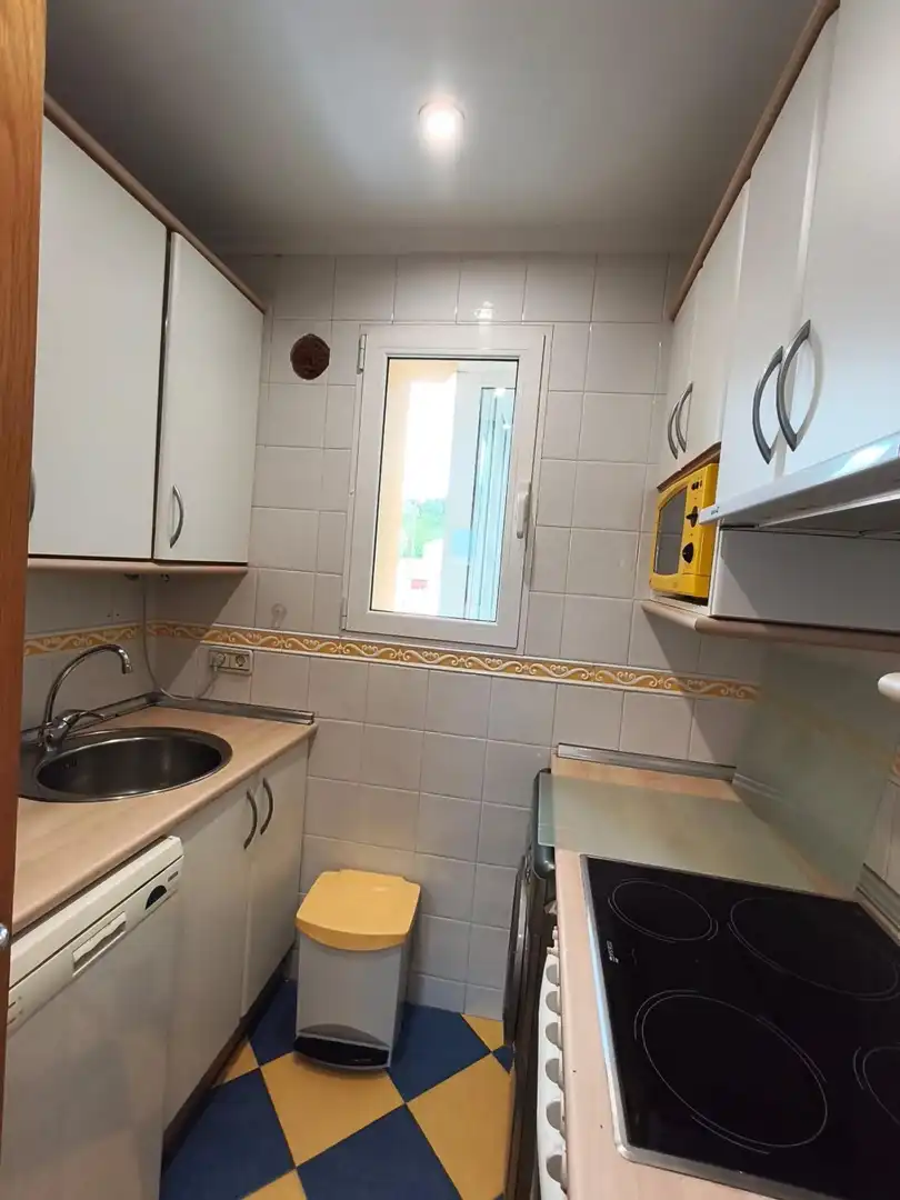 Cuina de Àtic en venda en Burgos amb Calefacció i Moblat