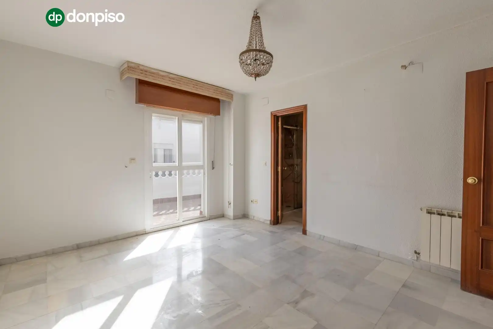 Schlafzimmer von Einfamilien-Reihenhaus zum Verkauf in Granada mit Heizung, Terrasse und Abstellraum